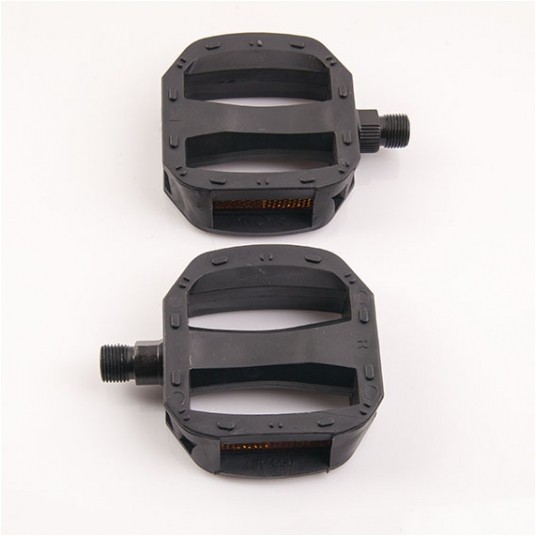 pedały dziecięcy plastik -zdjęcie numer 1